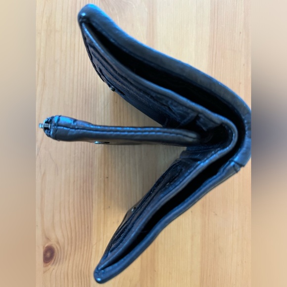 Small black leather weaved wallet - Picture 8 of 11